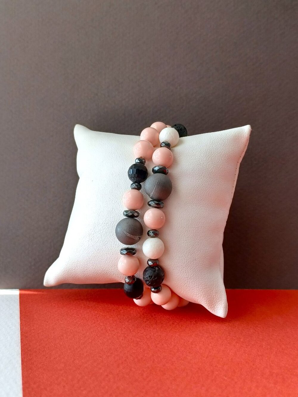 New Shell Pearl with black onyx and quartz 2 Bracelet set